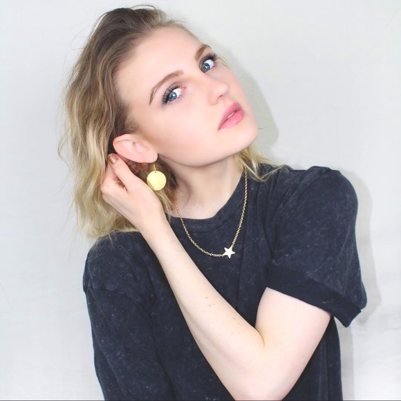 Circular dangle earring - Picture 1 of 1